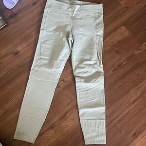BRAND NEW - Never Worn NWOT - Workout Compression Leggings - Size Medium